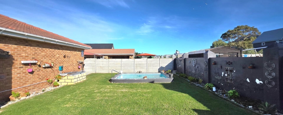 4 Bedroom Property for Sale in Franskraal Western Cape